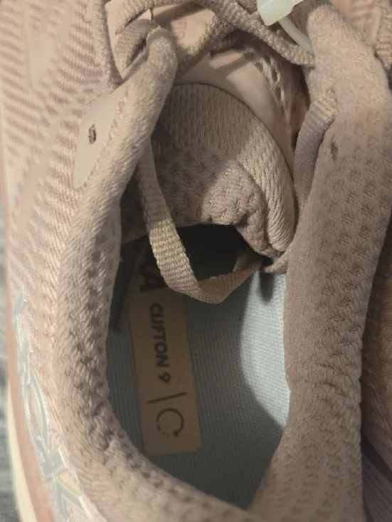 New Hoka Women's Running Shoes - Blush Pink   New Without Box - Picture 3 of 7